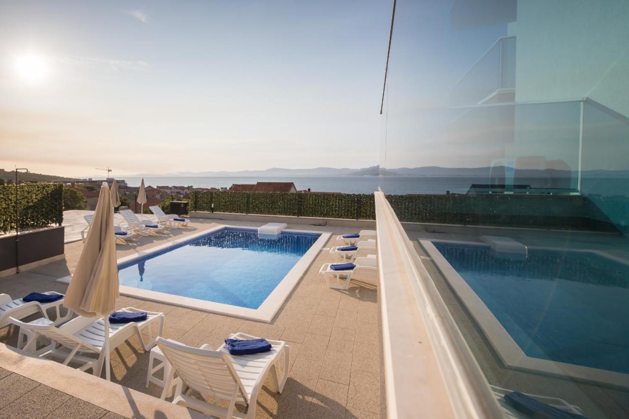 Apartments Blueview Postira Exterior photo
