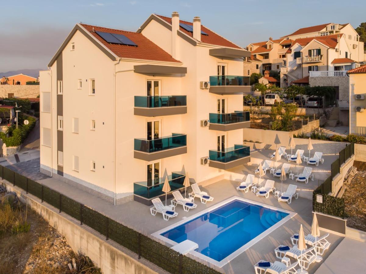 Apartments Blueview Postira Exterior photo