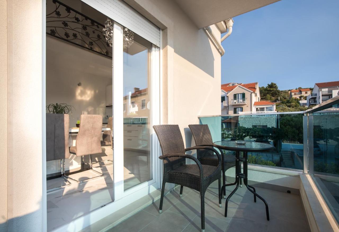 Apartments Blueview Postira Exterior photo