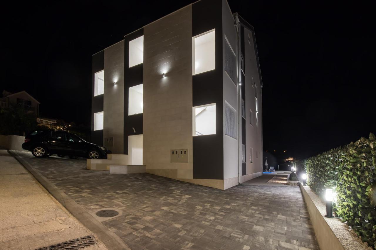 Apartments Blueview Postira Exterior photo